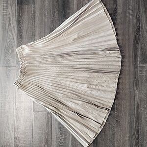 🦜 Dazy pleated Midi skirt 🦜